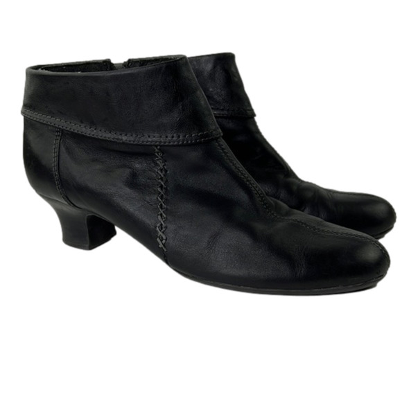 Reflaxan Women's size 38  Black Booties - Picture 1 of 10